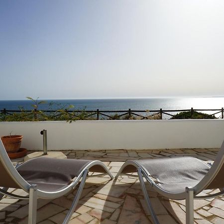 Carvoeiro Sol Seafront Apartment ภายนอก รูปภาพ