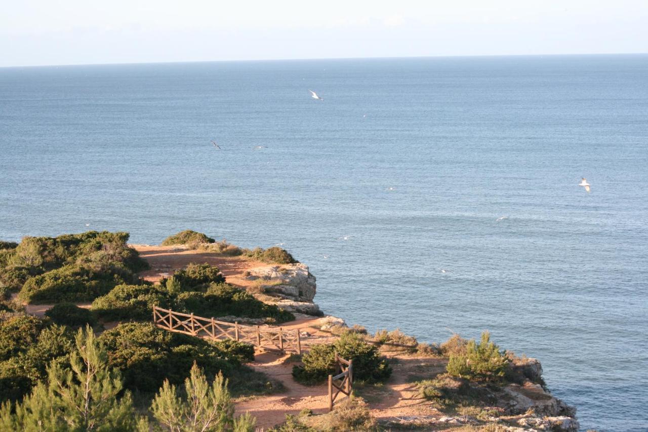 Carvoeiro Sol Seafront Apartment ภายนอก รูปภาพ